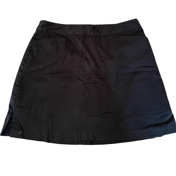 Lady Hagen Dresses & Skirts - Lady Hagen black skort with pockets size 8